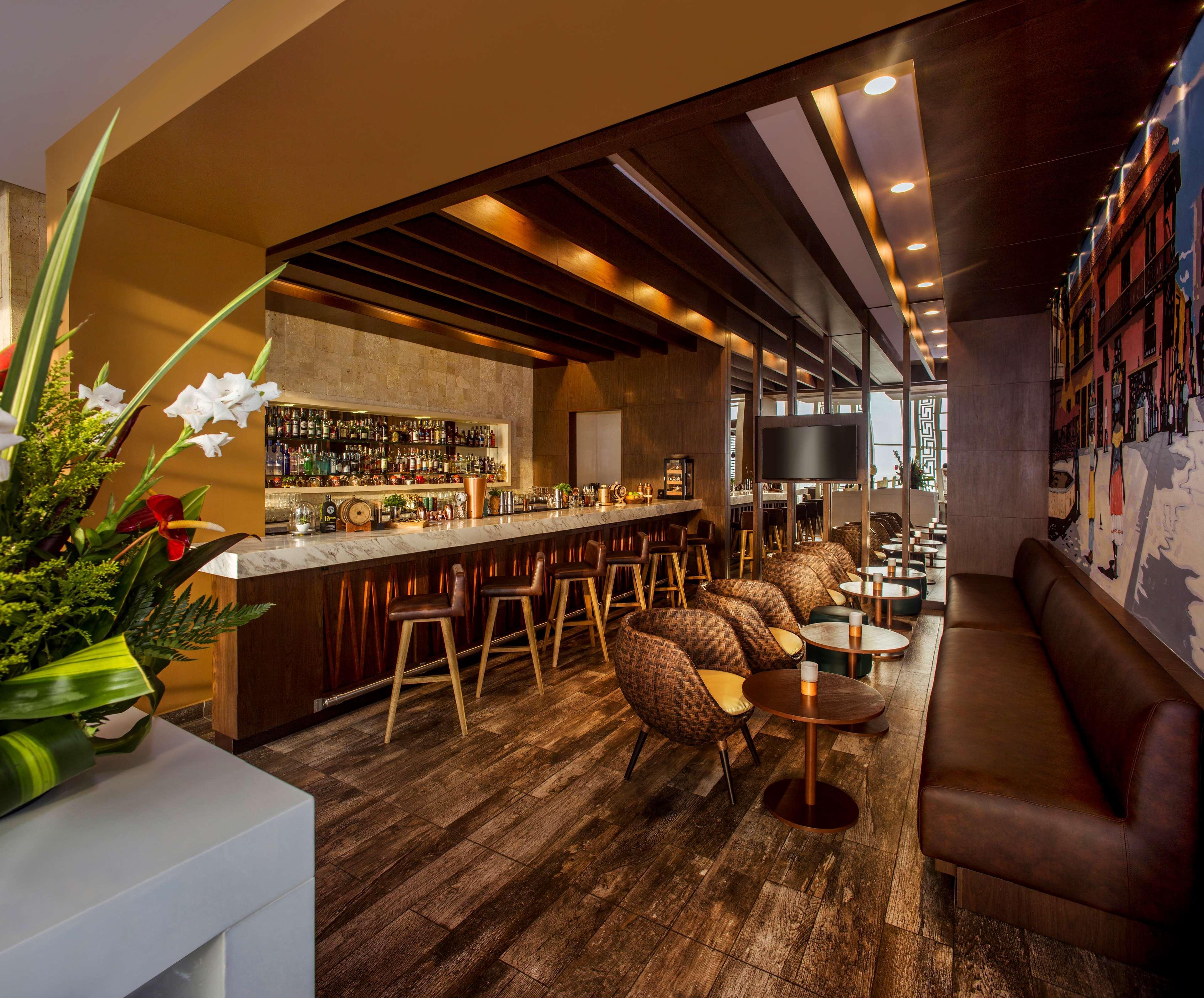 Hotel Hyatt Regency Cartagena Esterno foto The interior of the bar
